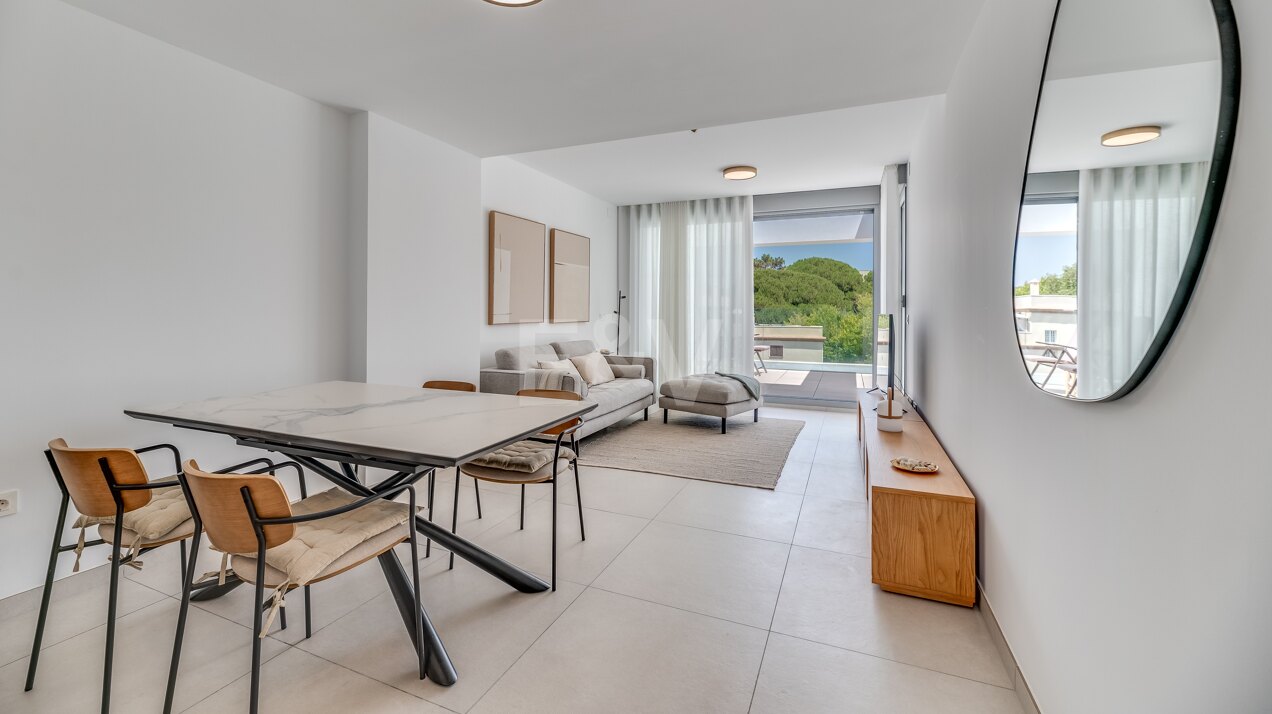 Brandneues Penthouse mit 3 Schlafzimmern in Elviria mit herrlicher Terrasse mit Blick ins Grüne