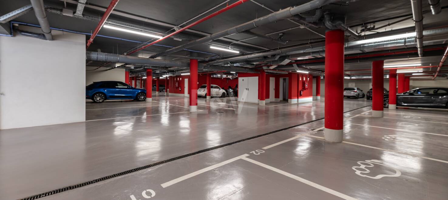 Brandneues Penthouse mit 3 Schlafzimmern in Elviria mit herrlicher Terrasse mit Blick ins Grüne