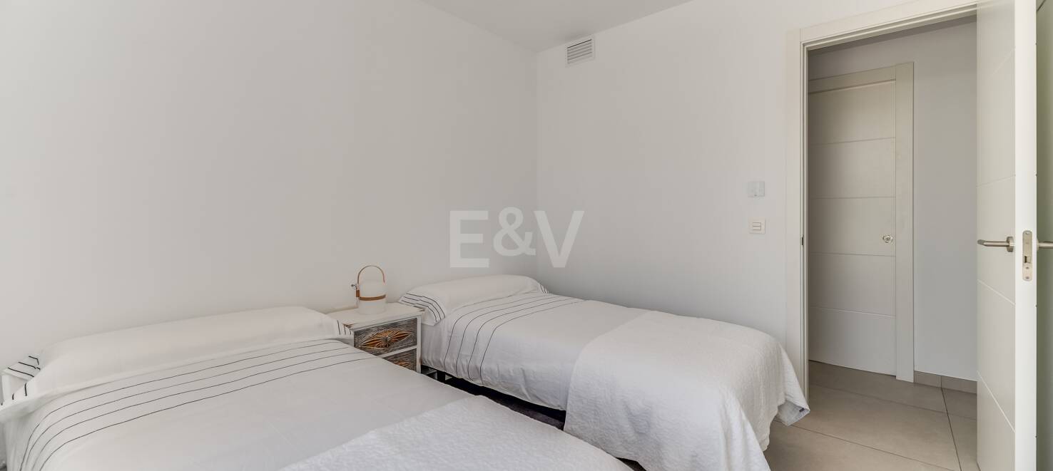 Brandneues Penthouse mit 3 Schlafzimmern in Elviria mit herrlicher Terrasse mit Blick ins Grüne