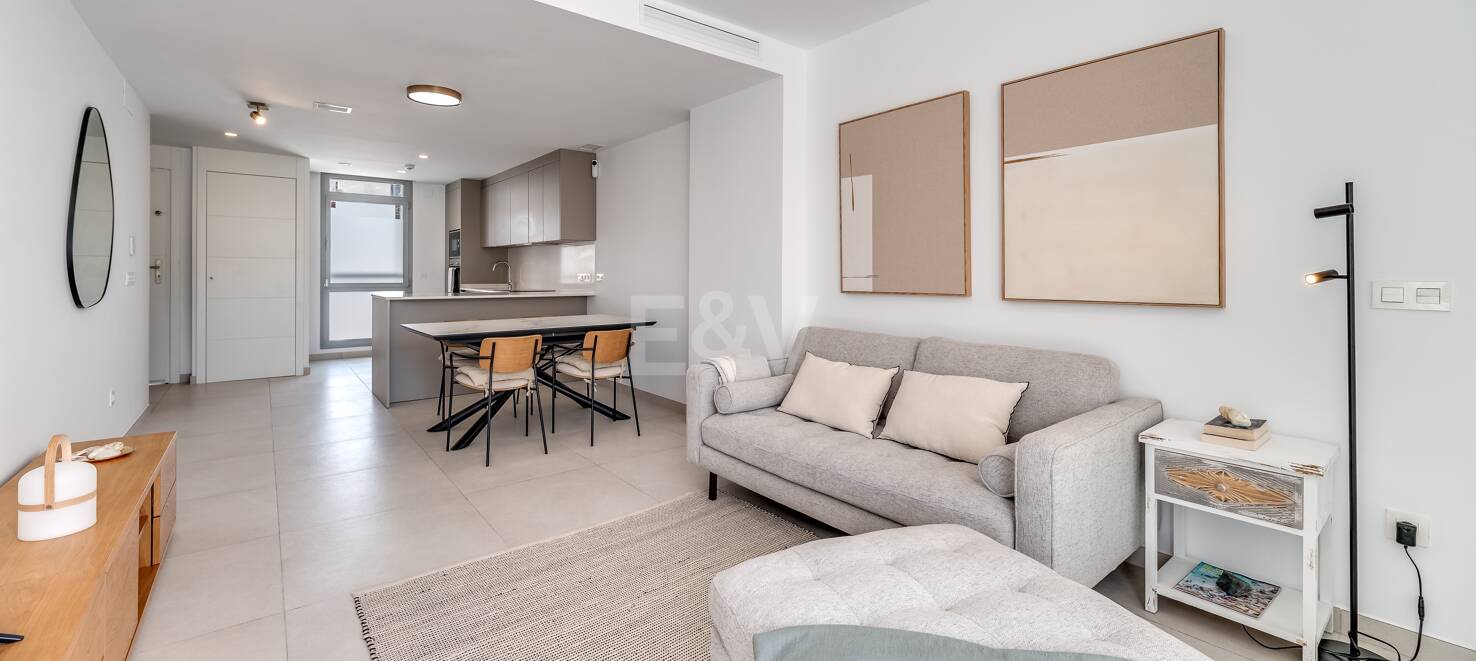 Brandneues Penthouse mit 3 Schlafzimmern in Elviria mit herrlicher Terrasse mit Blick ins Grüne