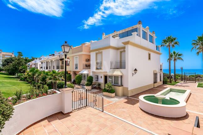 Beachfront Townhouse i Bahía de Marbella