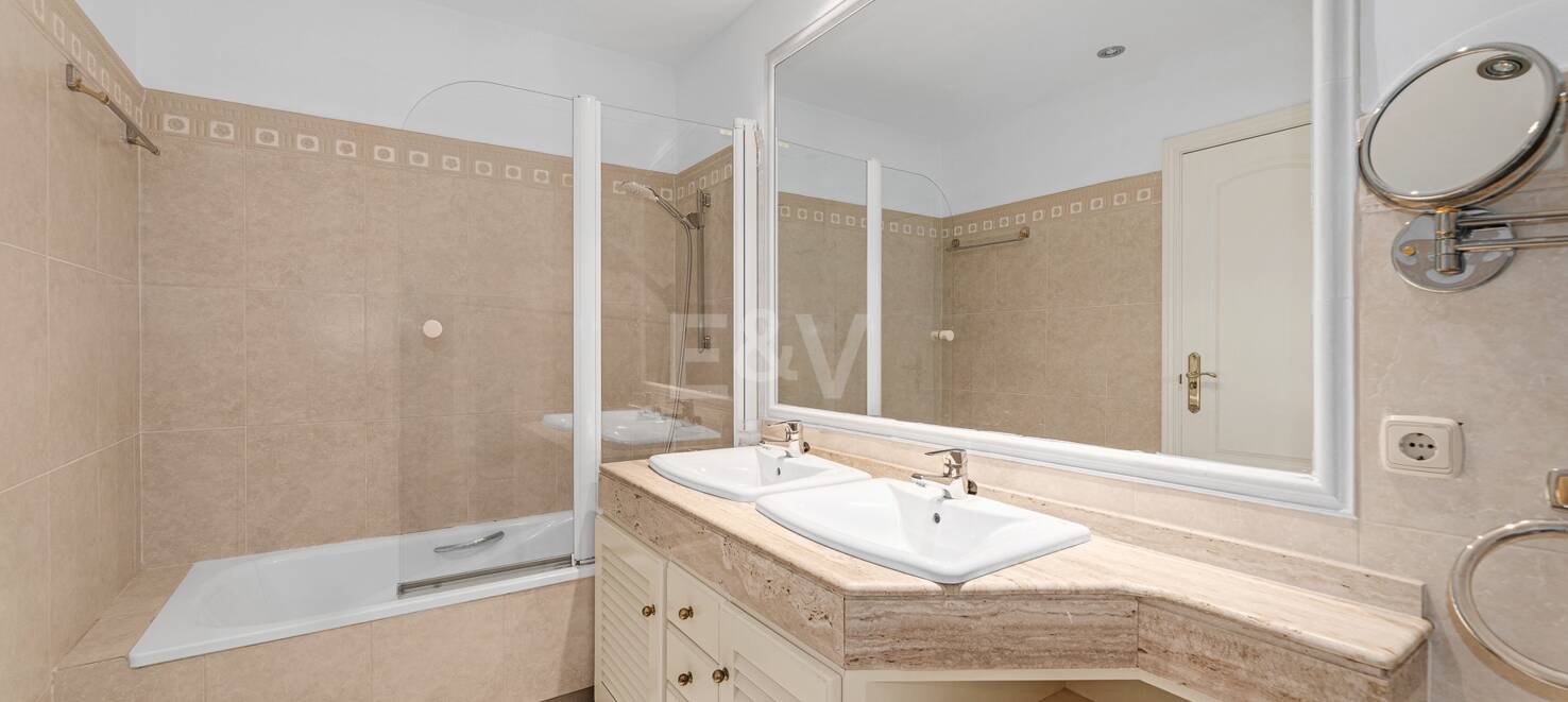 Beachfront Townhouse i Bahía de Marbella