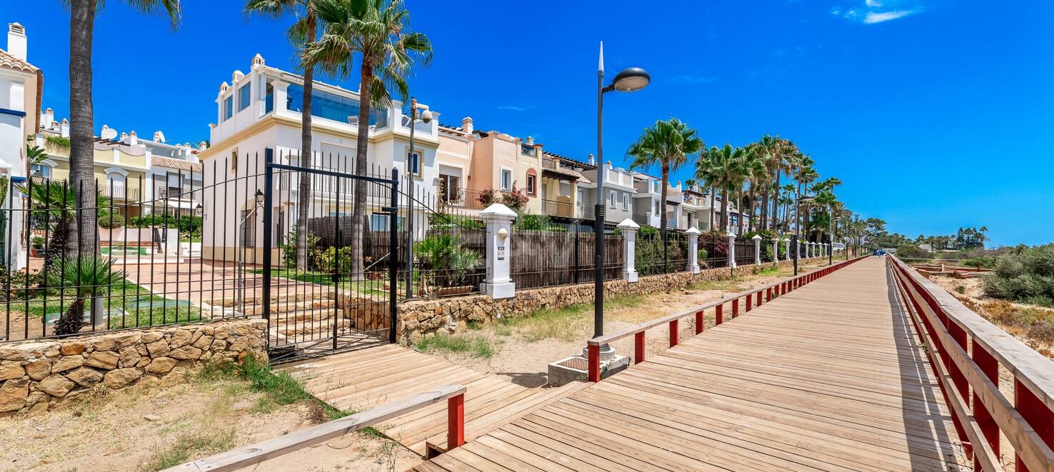 Beachfront Townhouse i Bahía de Marbella
