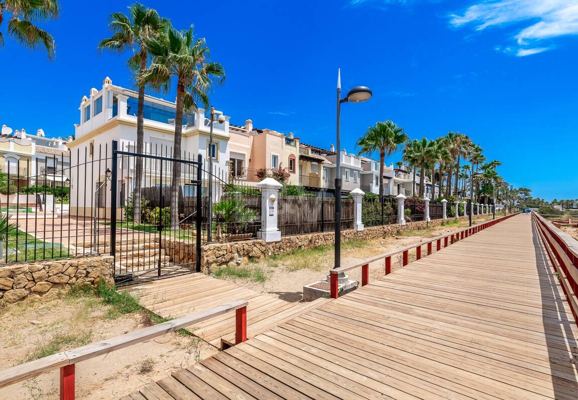 Beachfront Townhouse i Bahía de Marbella