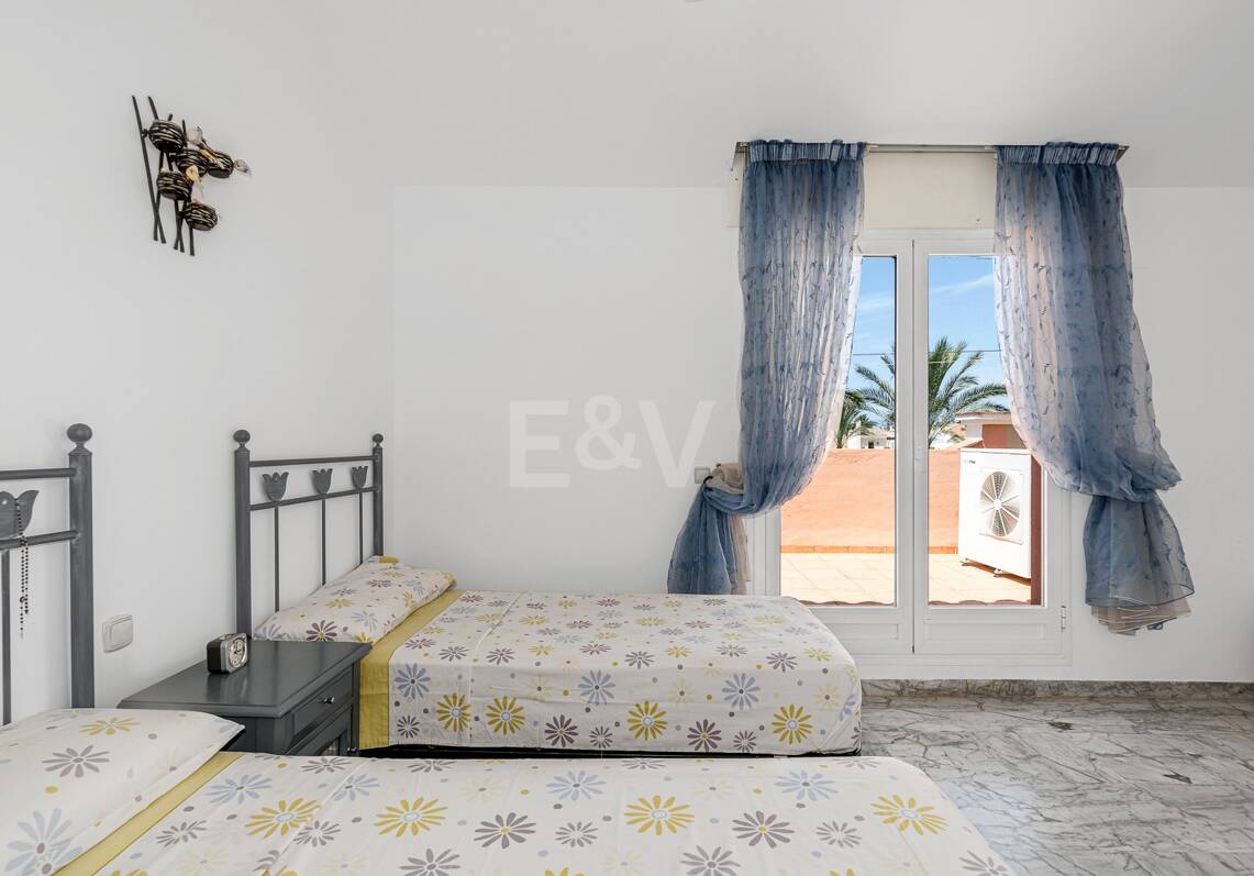 Beachfront Townhouse in Bahía de Marbella