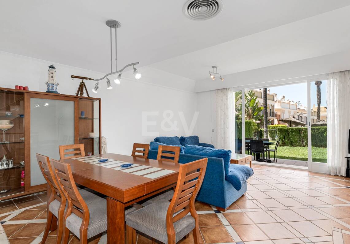 Beachfront Townhouse in Bahía de Marbella