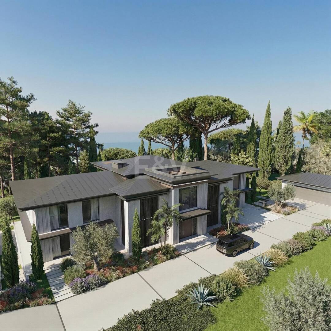 Front Line Golf Plot w Gated Community Los Flamingos Golf