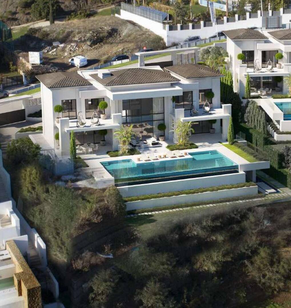 Front Line Golf Plot w Gated Community Los Flamingos Golf