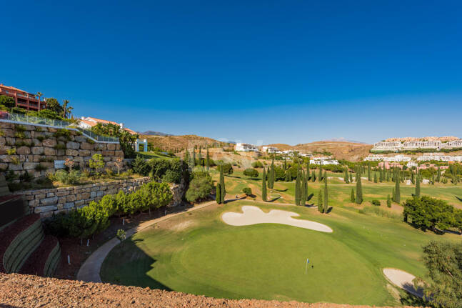 Front Line Golf Plot w Gated Community Los Flamingos Golf