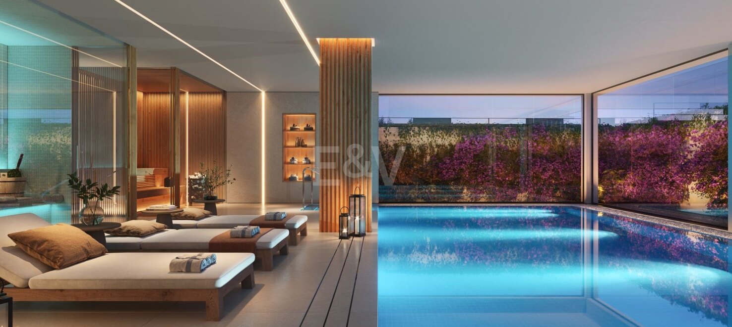 Luxuriöse neue Villa mit 5 Schlafzimmern in geschlossener Wohnanlage in Nueva Andalucia