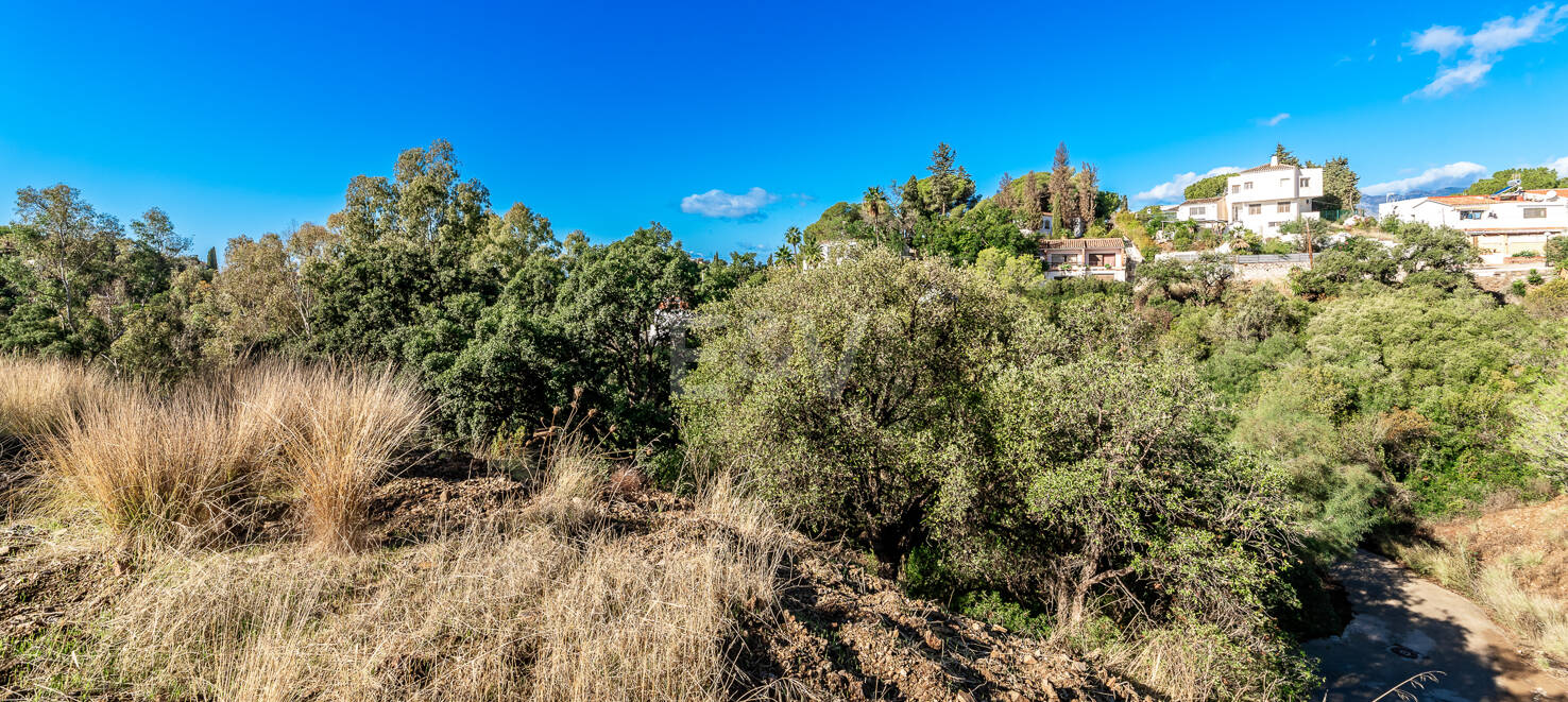 Plot with Building Licence and Sea Views in Elviria