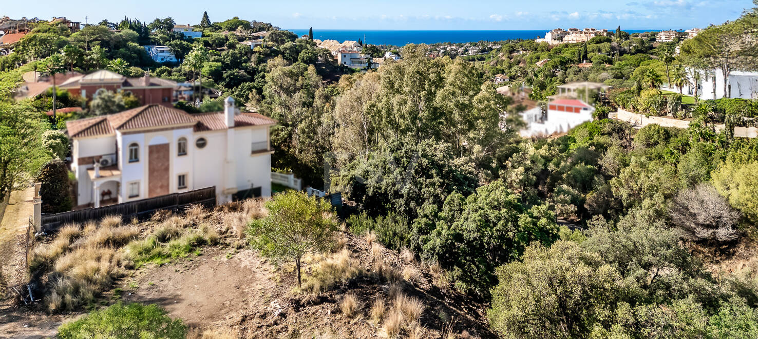 Plot with Building Licence and Sea Views in Elviria