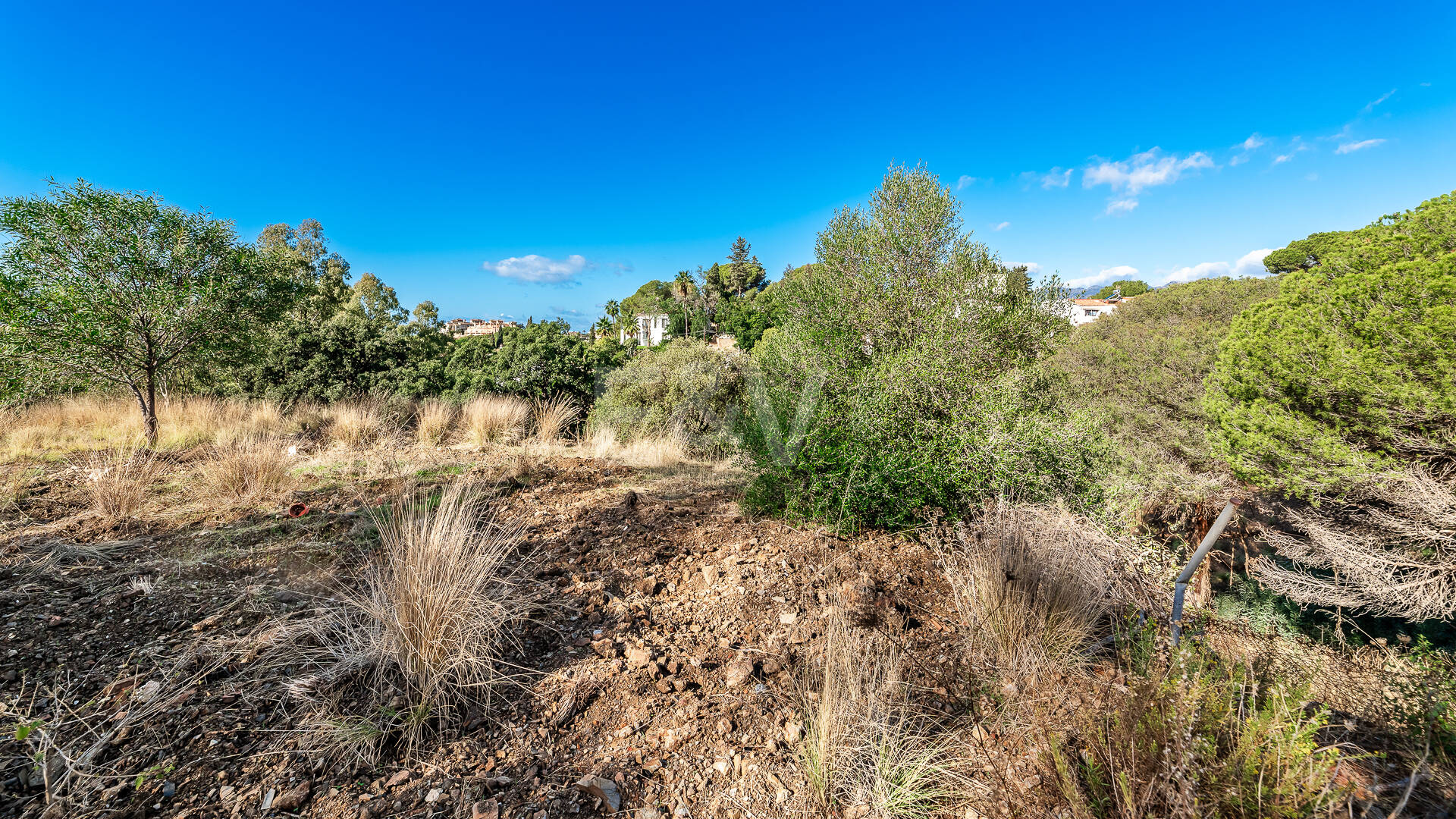 Plot with Building Licence and Sea Views in Elviria