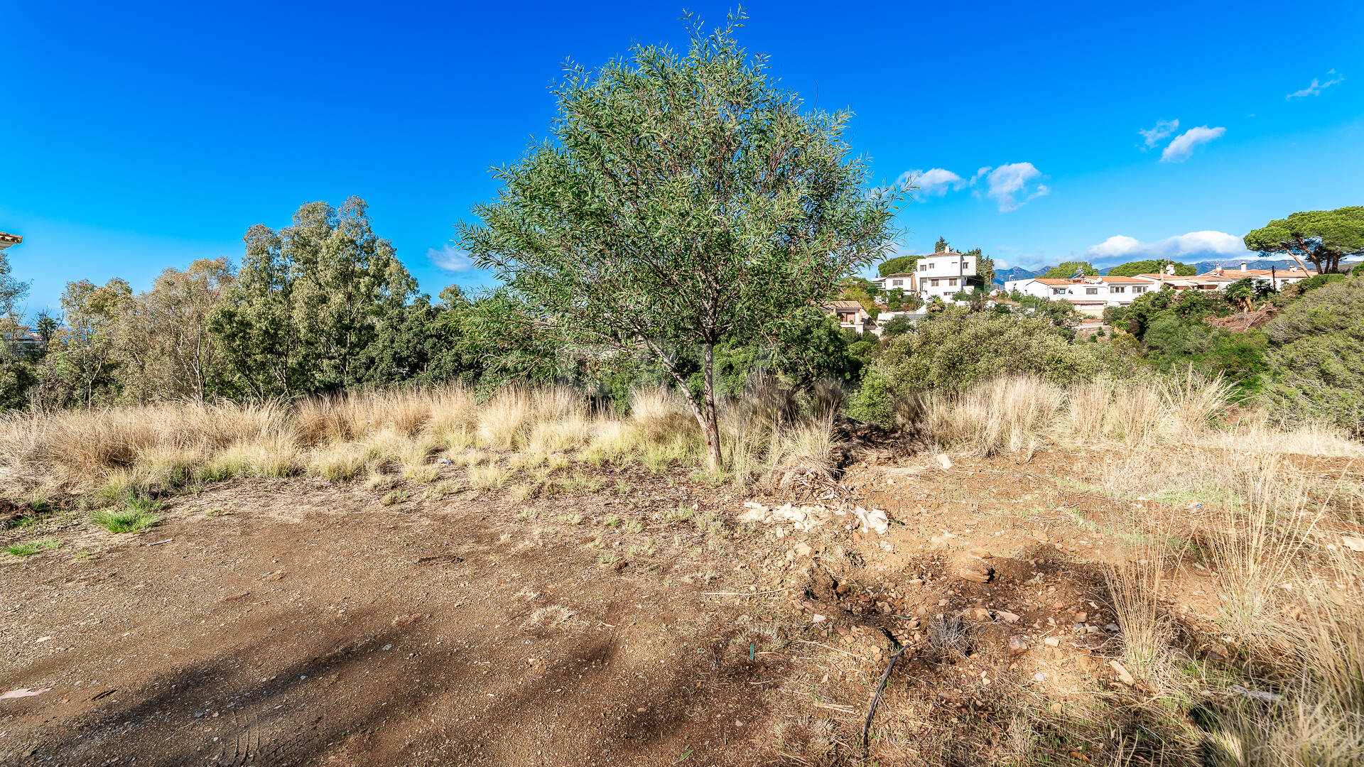Plot with Building Licence and Sea Views in Elviria