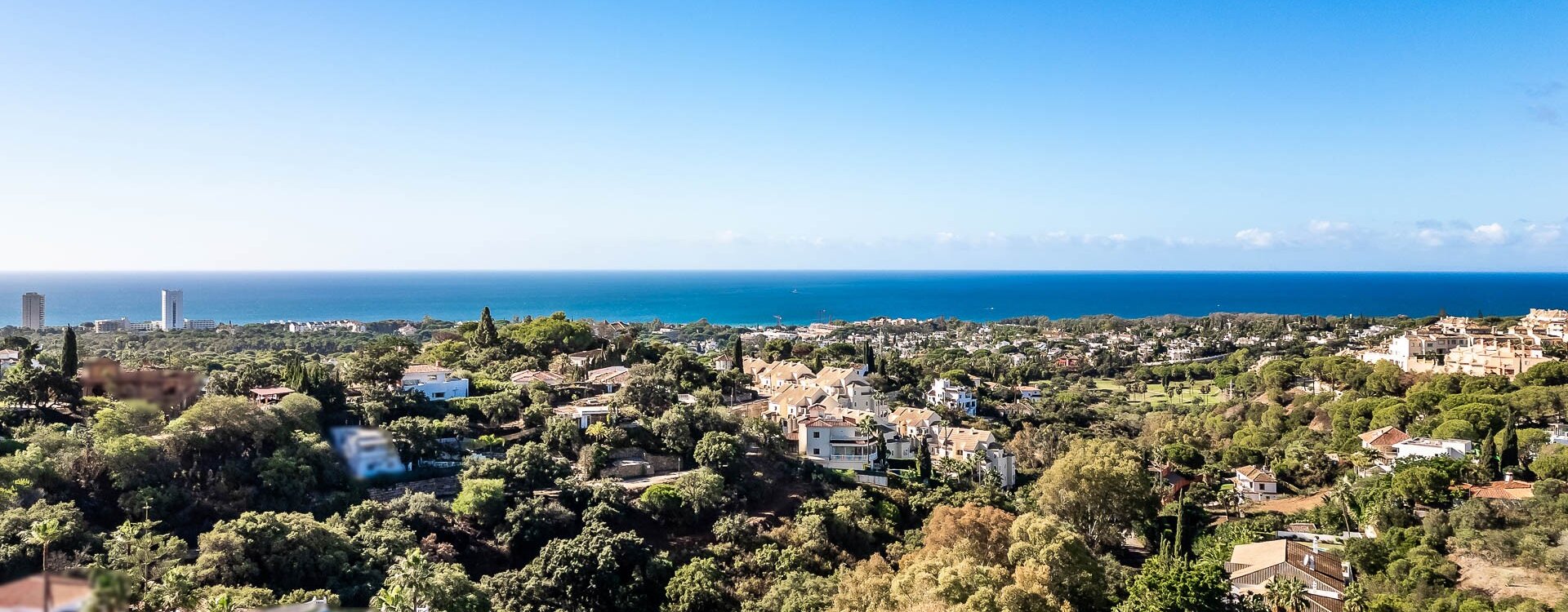 Baugrundstück mit Baugenehmigung und Meerblick in Elviria