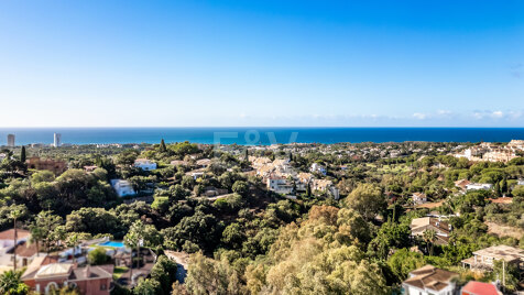 Terrain avec permis de construire et vue sur la mer en Elviria