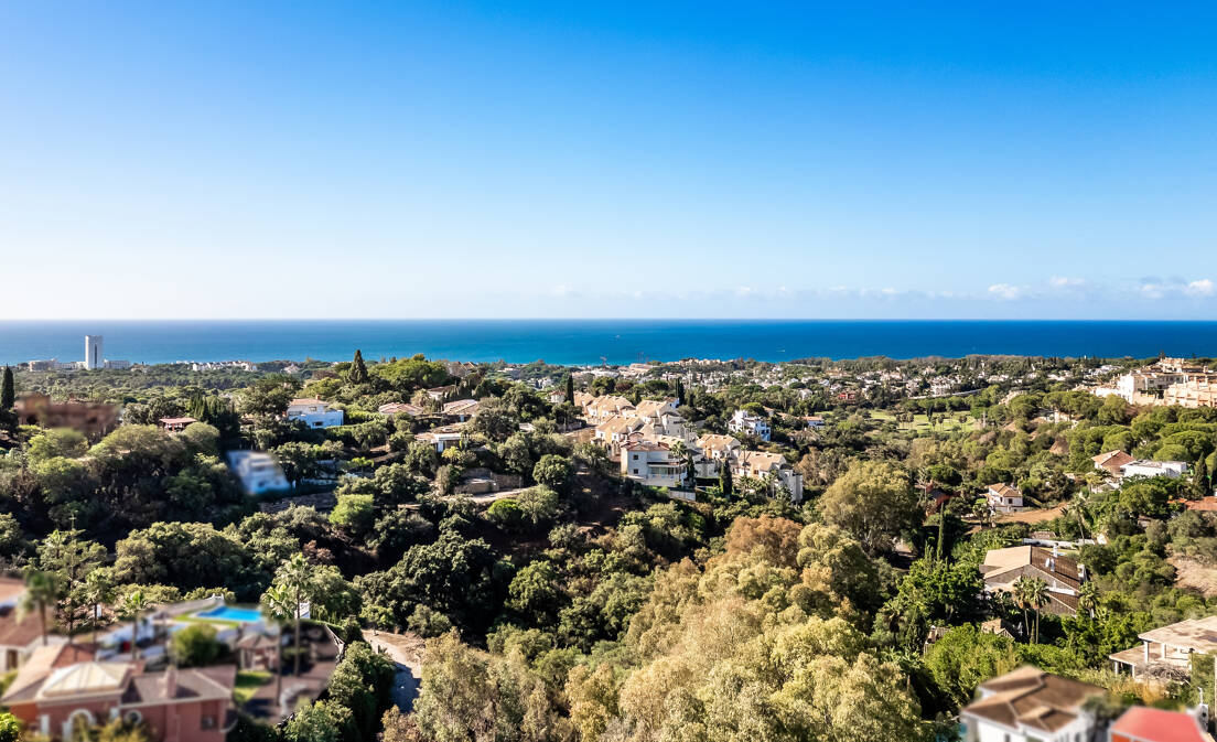 Baugrundstück mit Baugenehmigung und Meerblick in Elviria