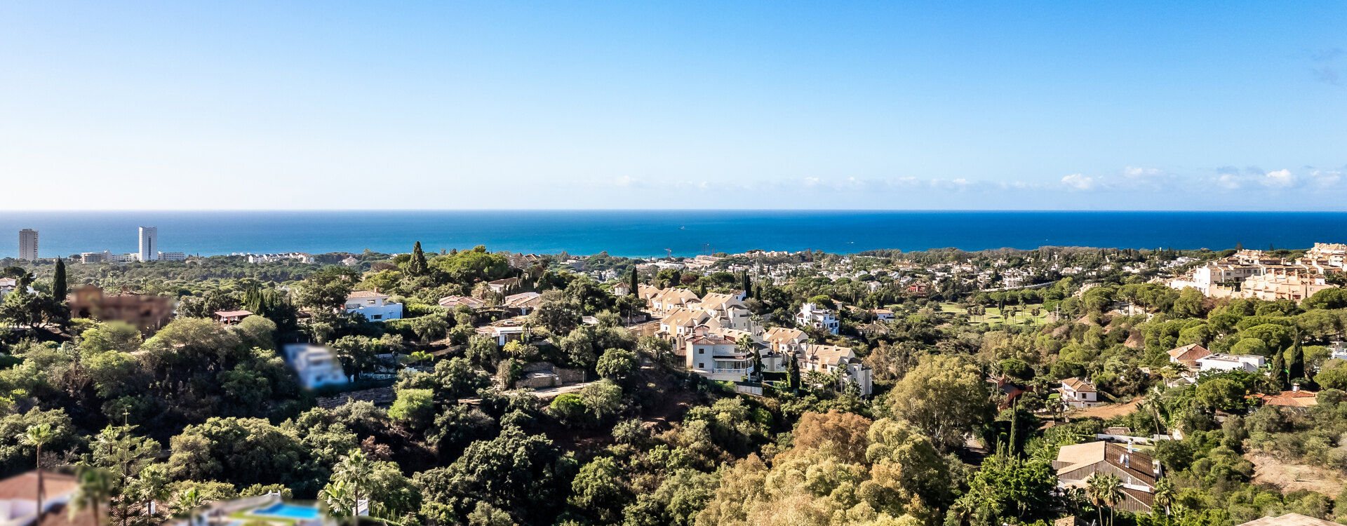 Baugrundstück mit Baugenehmigung und Meerblick in Elviria