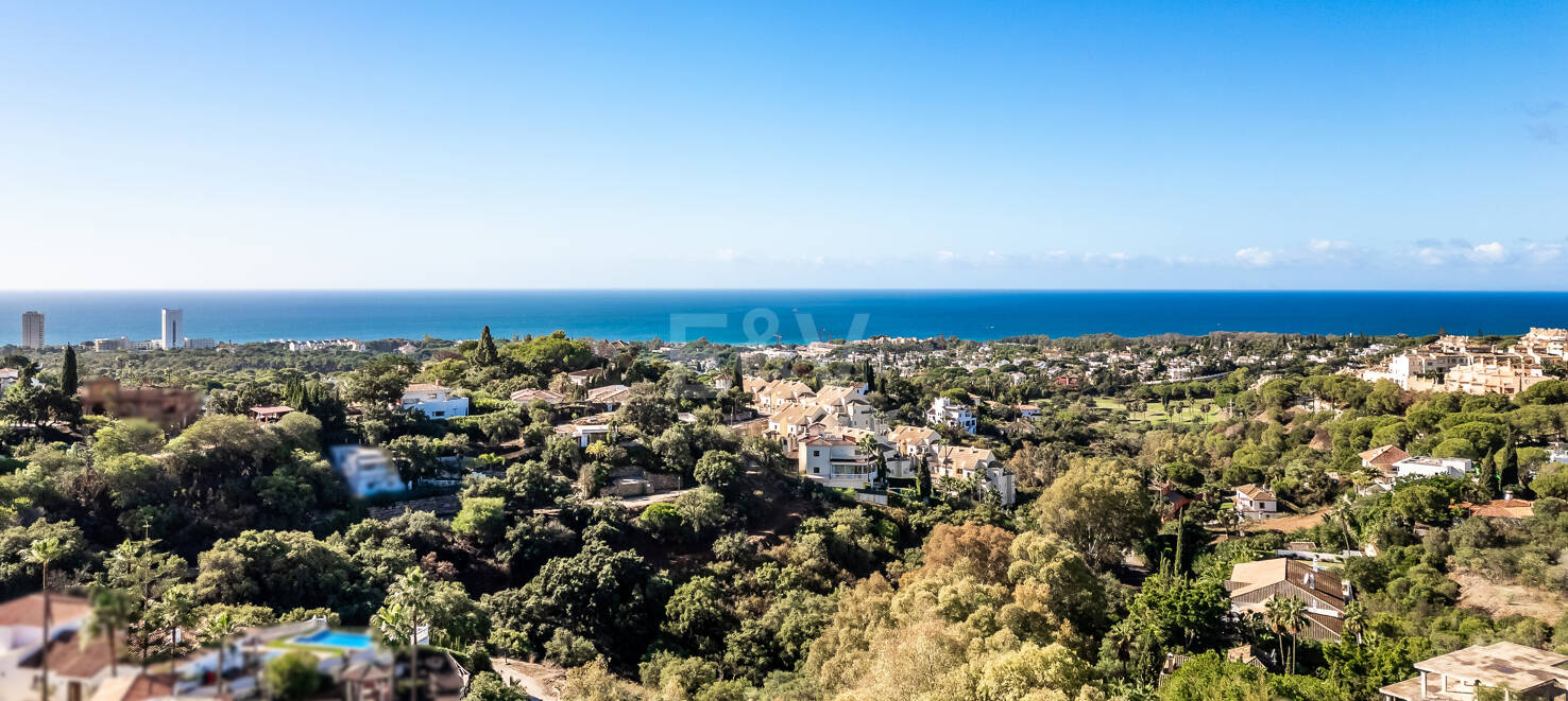 Plot with Building Licence and Sea Views in Elviria