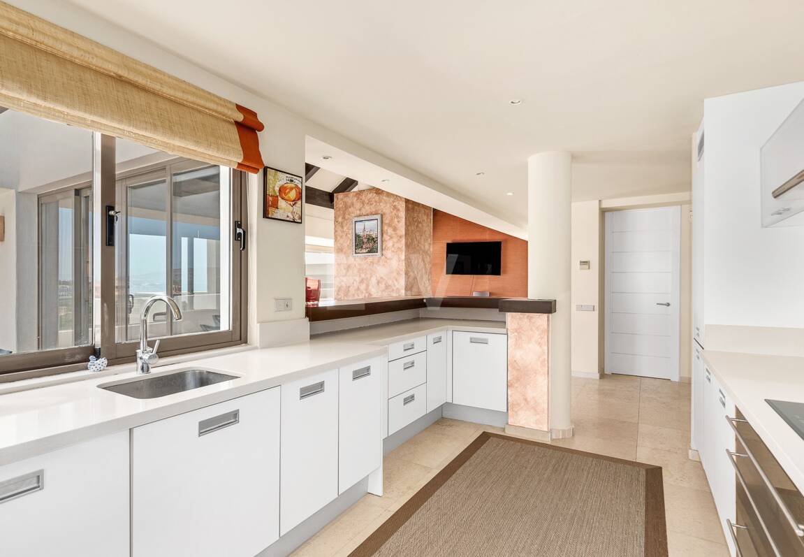 Geräumiges Penthouse im Los Flamingos Golf mit atemberaubendem Panoramablick auf das Meer