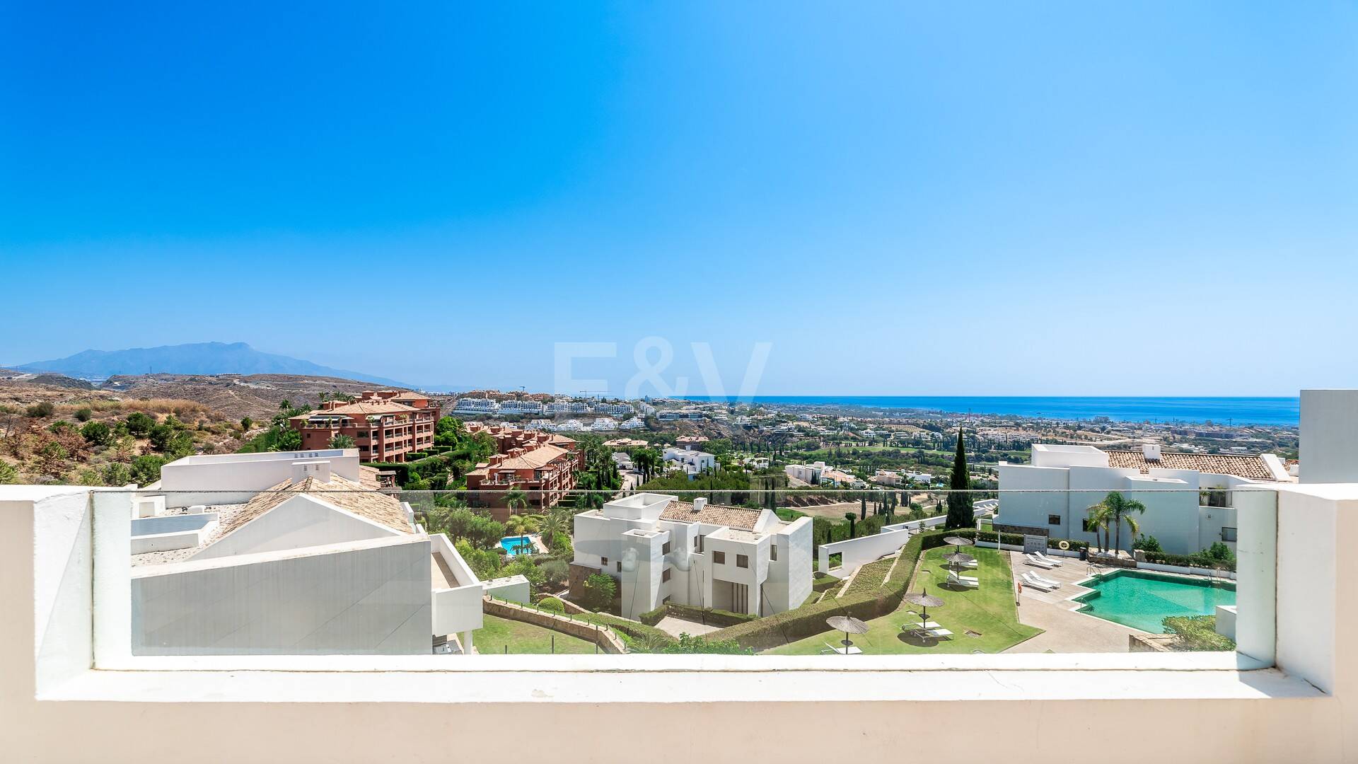 Geräumiges Penthouse im Los Flamingos Golf mit atemberaubendem Panoramablick auf das Meer