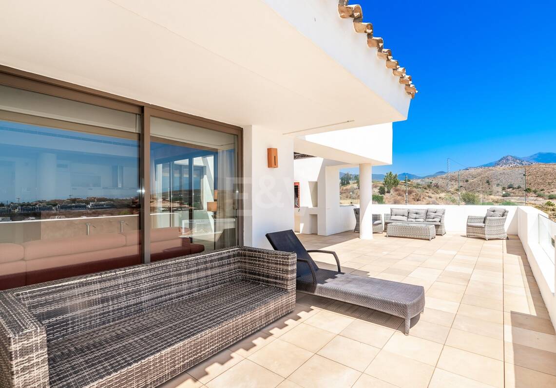 Geräumiges Penthouse im Los Flamingos Golf mit atemberaubendem Panoramablick auf das Meer