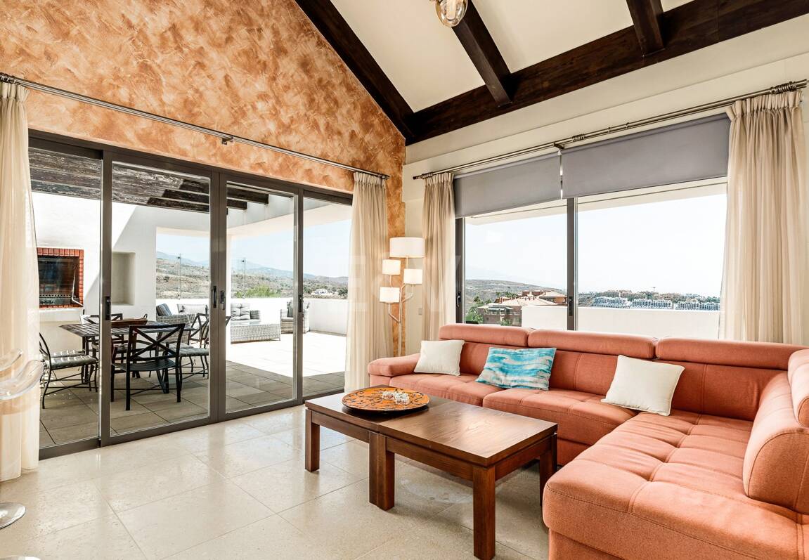 Geräumiges Penthouse im Los Flamingos Golf mit atemberaubendem Panoramablick auf das Meer