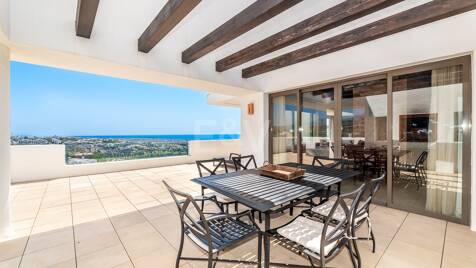 Przestronny apartament w Los Flamingos Golf z niesamowitym panoramicznym widokiem na morze