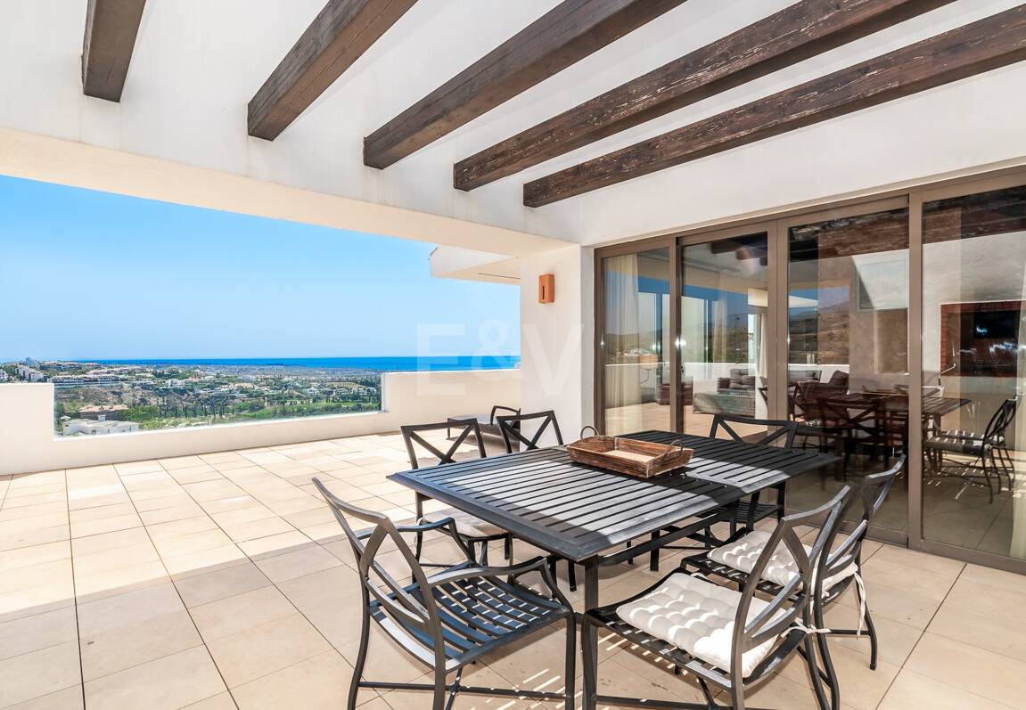 Geräumiges Penthouse im Los Flamingos Golf mit atemberaubendem Panoramablick auf das Meer