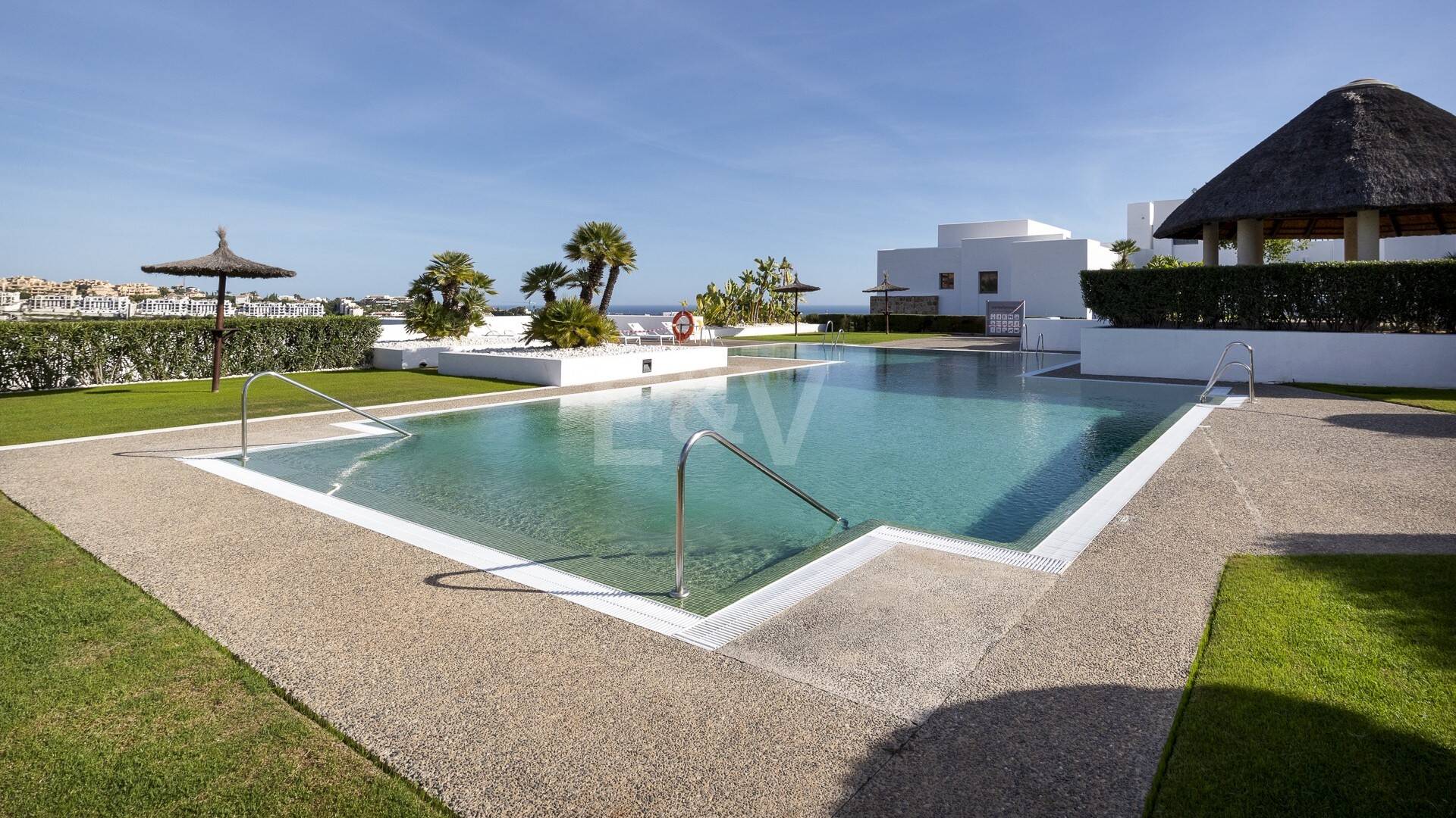 Geräumiges Penthouse im Los Flamingos Golf mit atemberaubendem Panoramablick auf das Meer