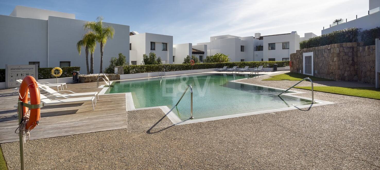 Spacious penthouse in Los Flamingos Golf with amazing panoramic sea views