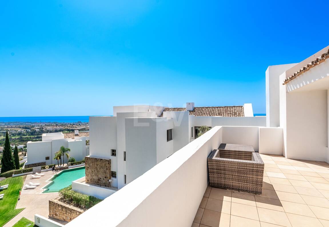 Geräumiges Penthouse im Los Flamingos Golf mit atemberaubendem Panoramablick auf das Meer