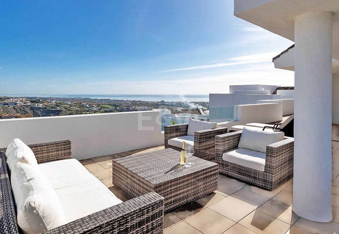 Geräumiges Penthouse im Los Flamingos Golf mit atemberaubendem Panoramablick auf das Meer
