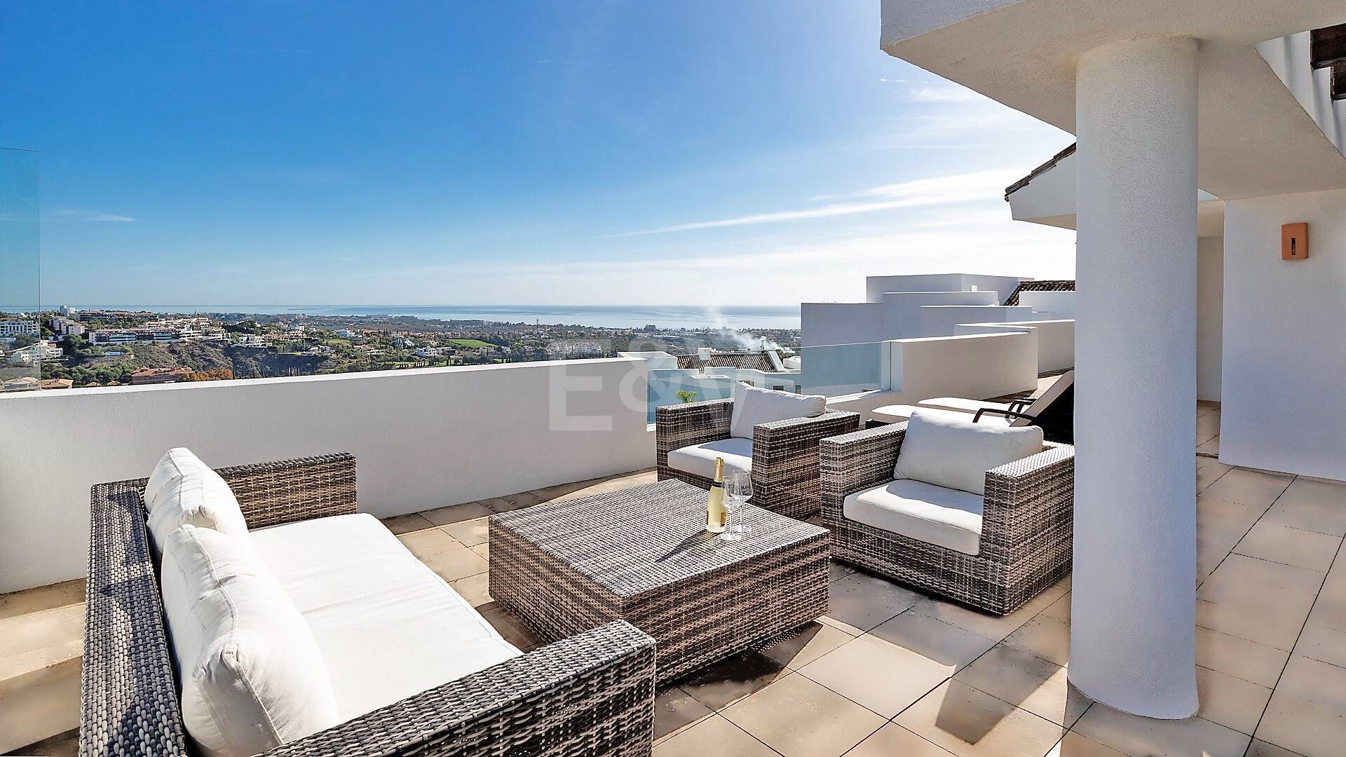 Penthouse spacieux à Los Flamingos Golf avec vue panoramique sur la mer