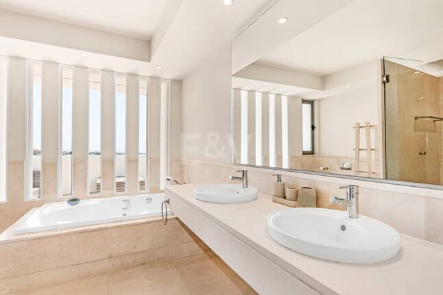 Geräumiges Penthouse im Los Flamingos Golf mit atemberaubendem Panoramablick auf das Meer