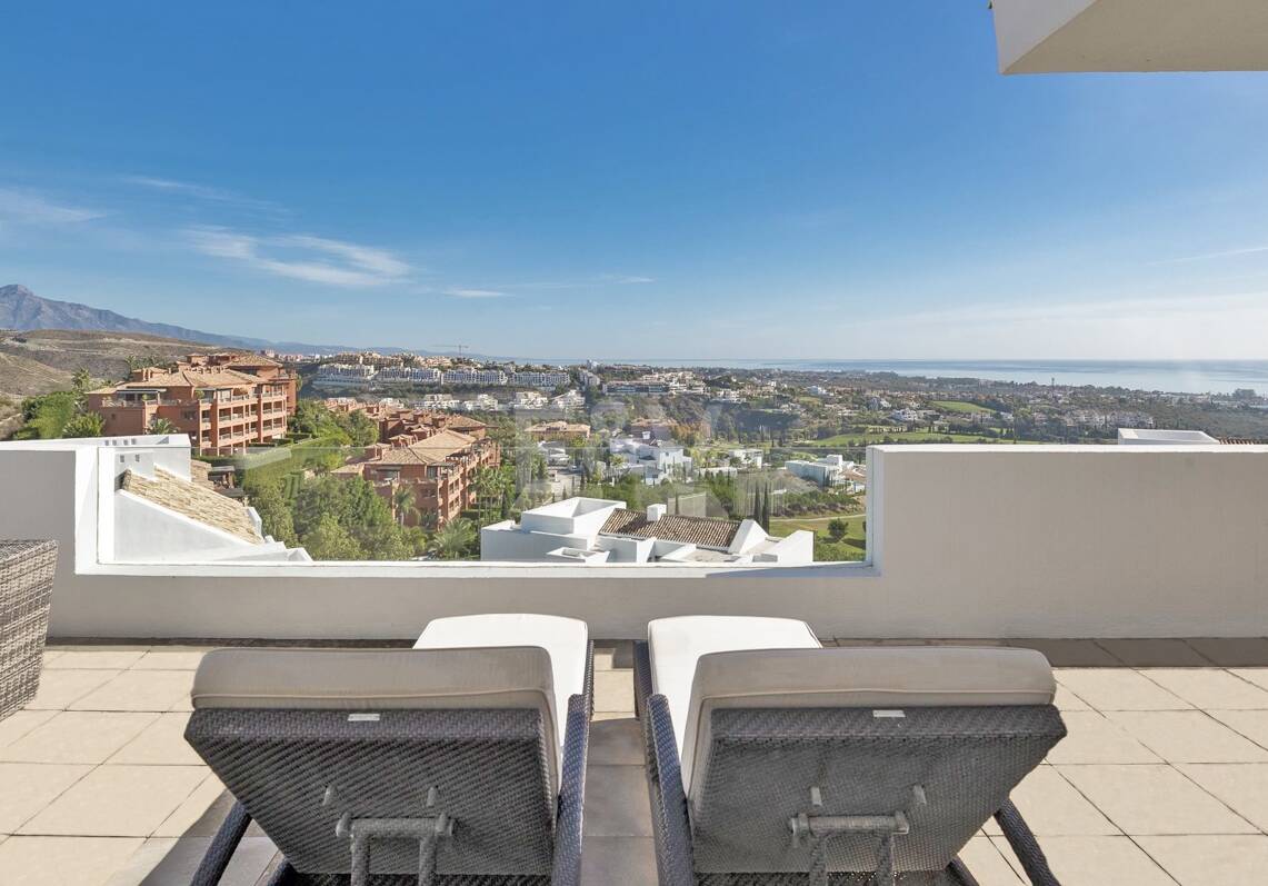 Geräumiges Penthouse im Los Flamingos Golf mit atemberaubendem Panoramablick auf das Meer
