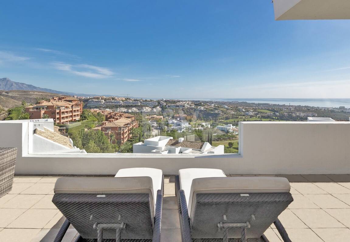 Geräumiges Penthouse im Los Flamingos Golf mit atemberaubendem Panoramablick auf das Meer