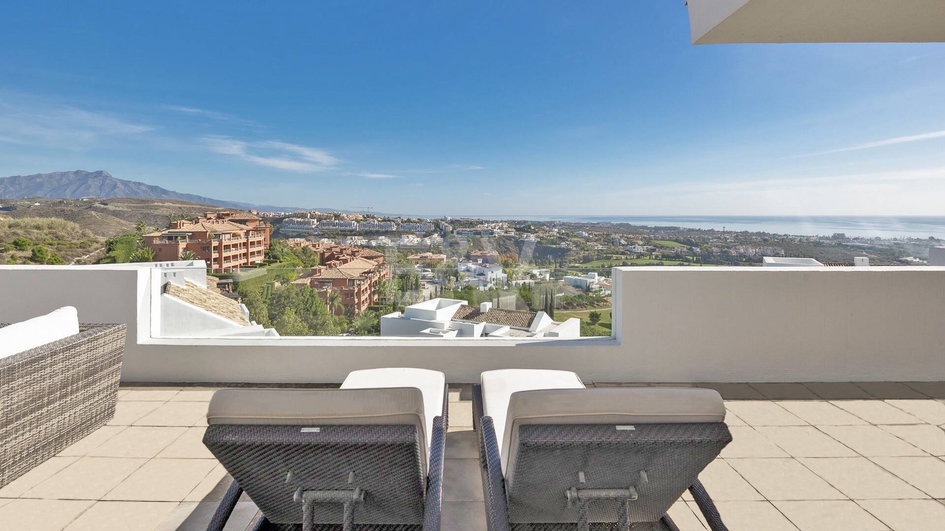 Penthouse spacieux à Los Flamingos Golf avec vue panoramique sur la mer