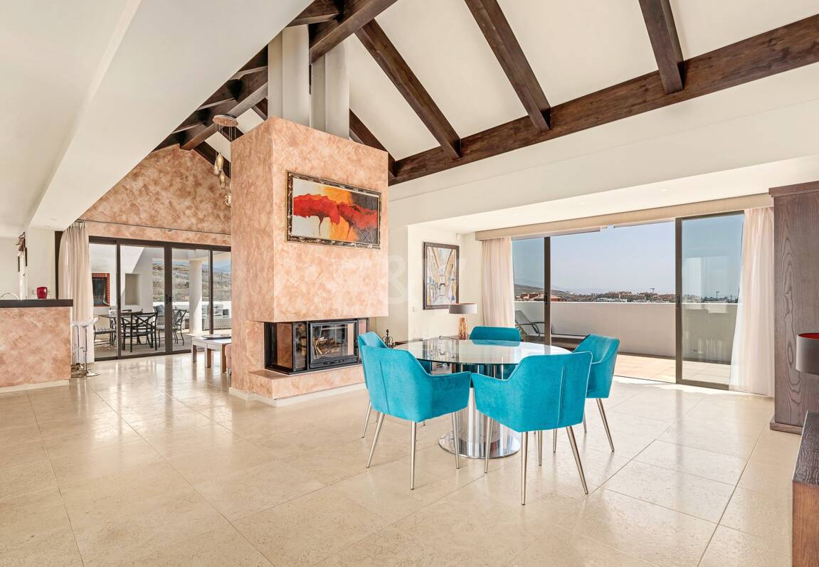 Geräumiges Penthouse im Los Flamingos Golf mit atemberaubendem Panoramablick auf das Meer