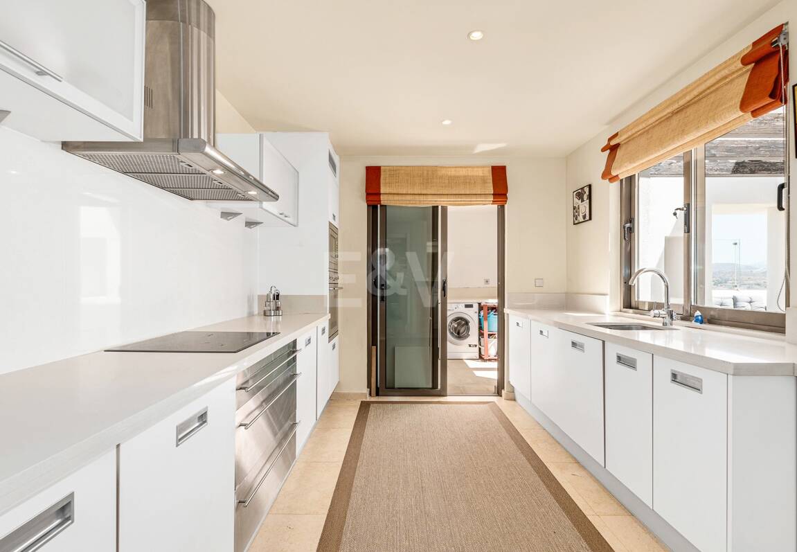 Geräumiges Penthouse im Los Flamingos Golf mit atemberaubendem Panoramablick auf das Meer