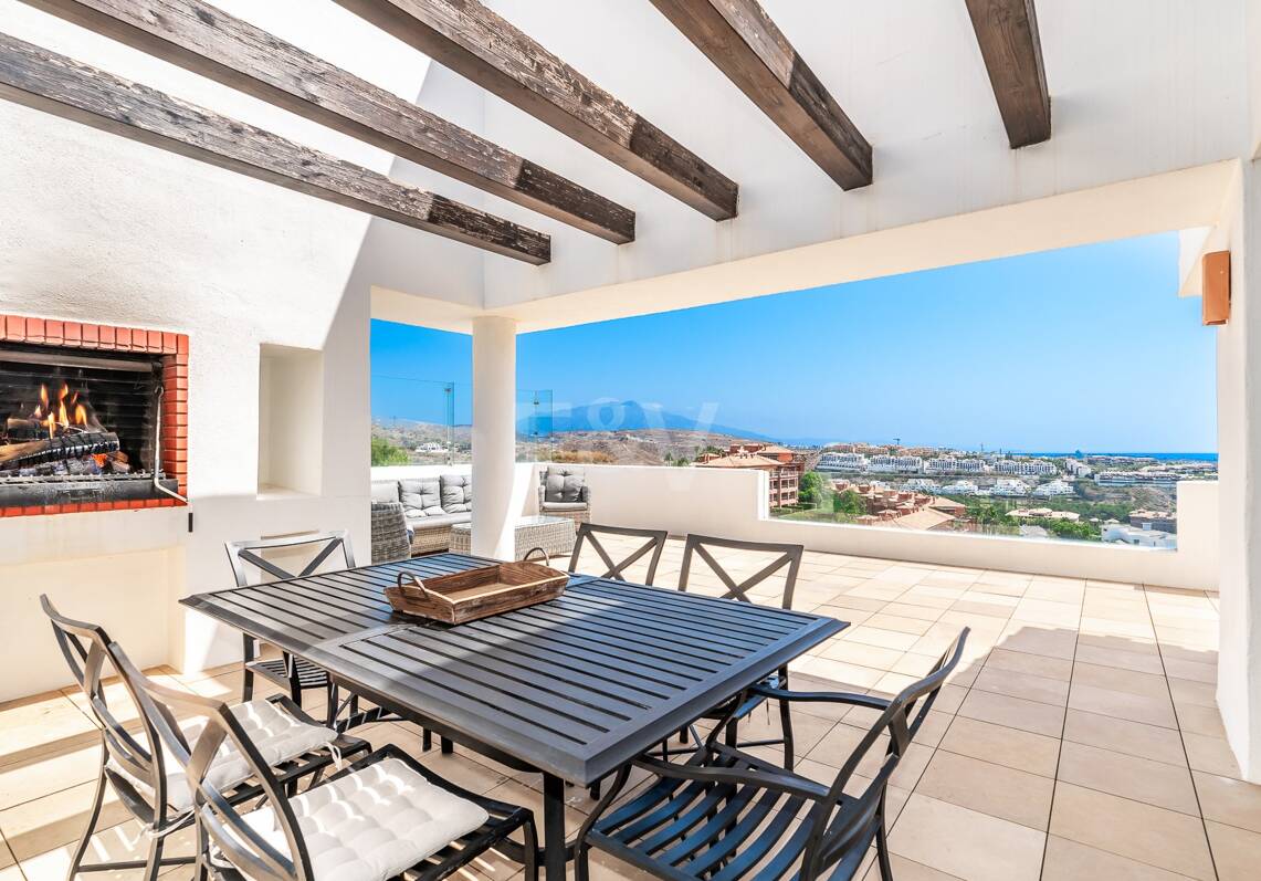 Geräumiges Penthouse im Los Flamingos Golf mit atemberaubendem Panoramablick auf das Meer
