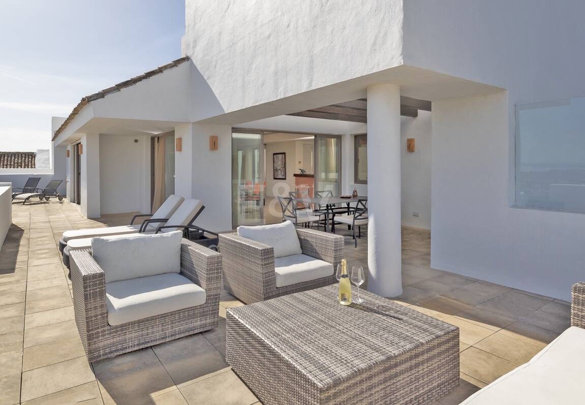 Geräumiges Penthouse im Los Flamingos Golf mit atemberaubendem Panoramablick auf das Meer