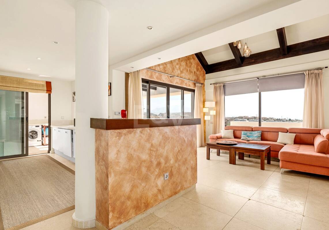Geräumiges Penthouse im Los Flamingos Golf mit atemberaubendem Panoramablick auf das Meer