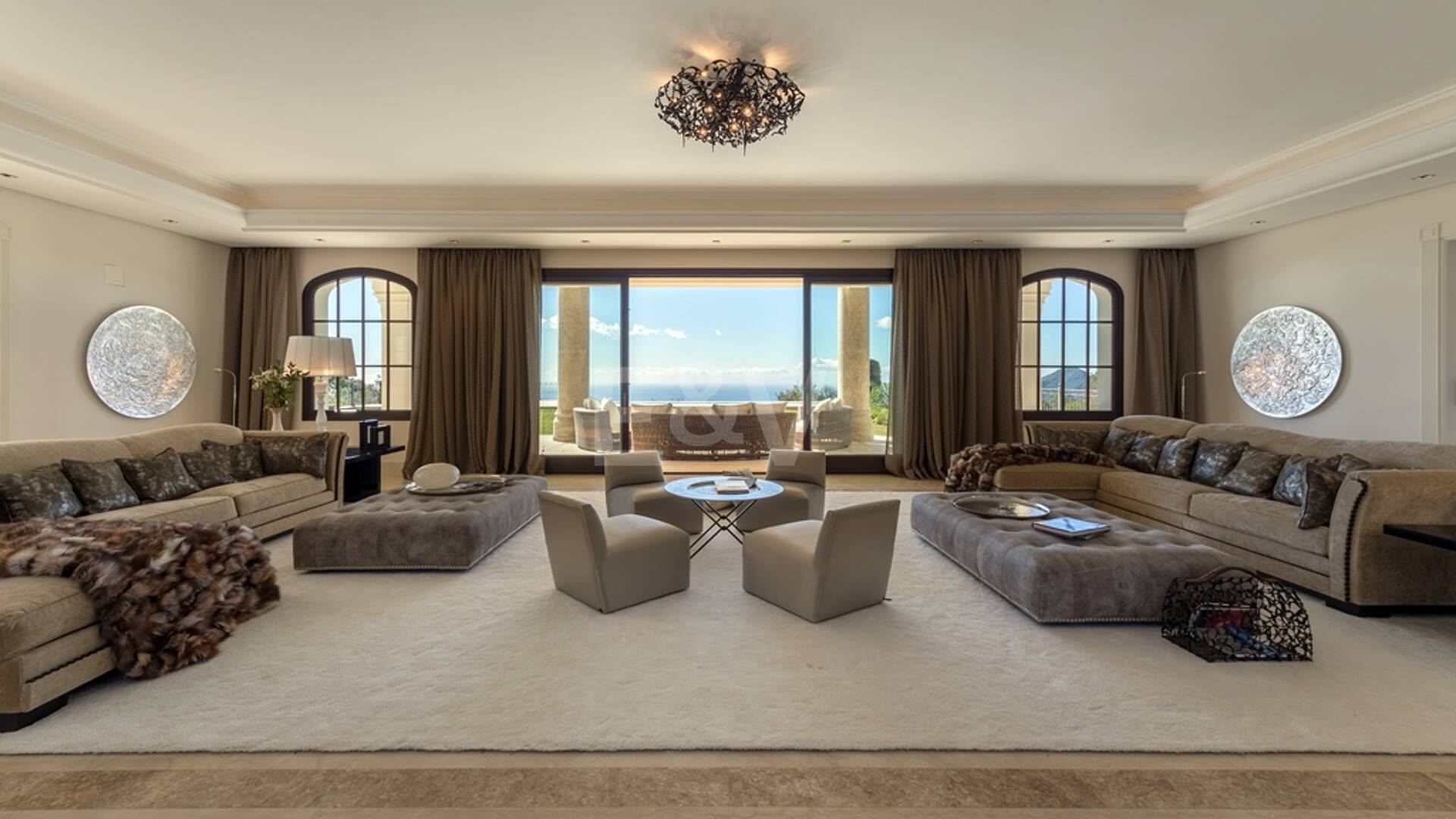 Impressive Villa in La Zagaleta with Unique Panoramic Sea Views