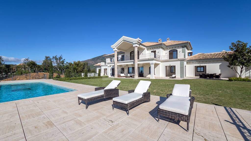 Imponerande villa i La Zagaleta med unika panoramautsikt över havet