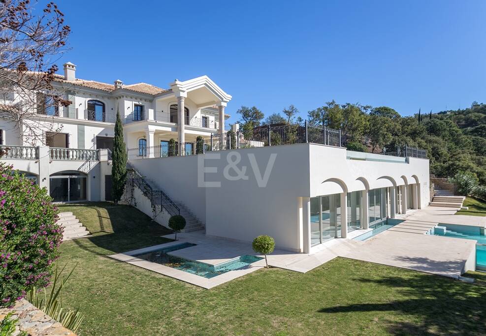 Imponerande villa i La Zagaleta med unika panoramautsikt över havet