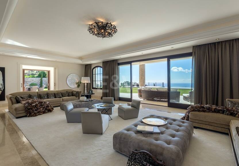 Imponerande villa i La Zagaleta med unika panoramautsikt över havet