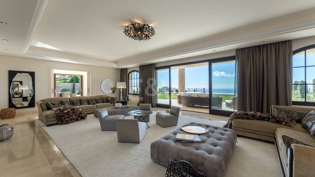 Imponerande villa i La Zagaleta med unika panoramautsikt över havet