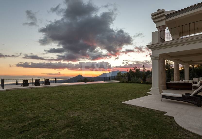 Imponerande villa i La Zagaleta med unika panoramautsikt över havet