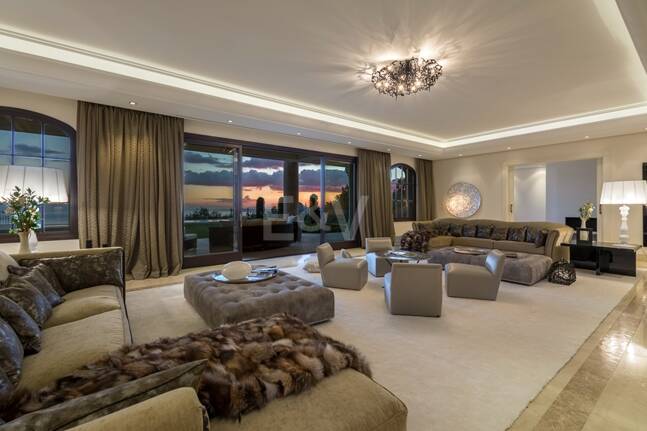 Imponerande villa i La Zagaleta med unika panoramautsikt över havet